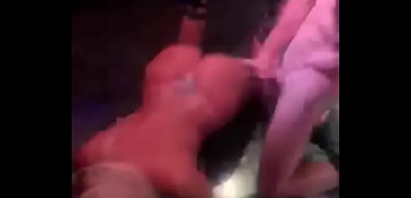  Katharine Madrid e Vagninho sexo em público esguichando porra na gostosa cumshot in public